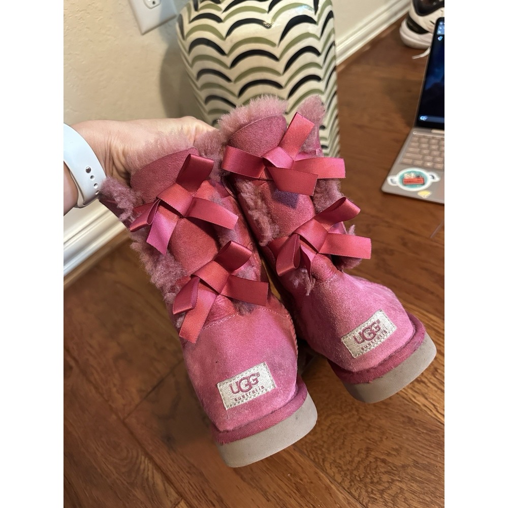 UGG Australia Womens 9 Bailey Bow Pink Berry Sheepskin Boots 1002954